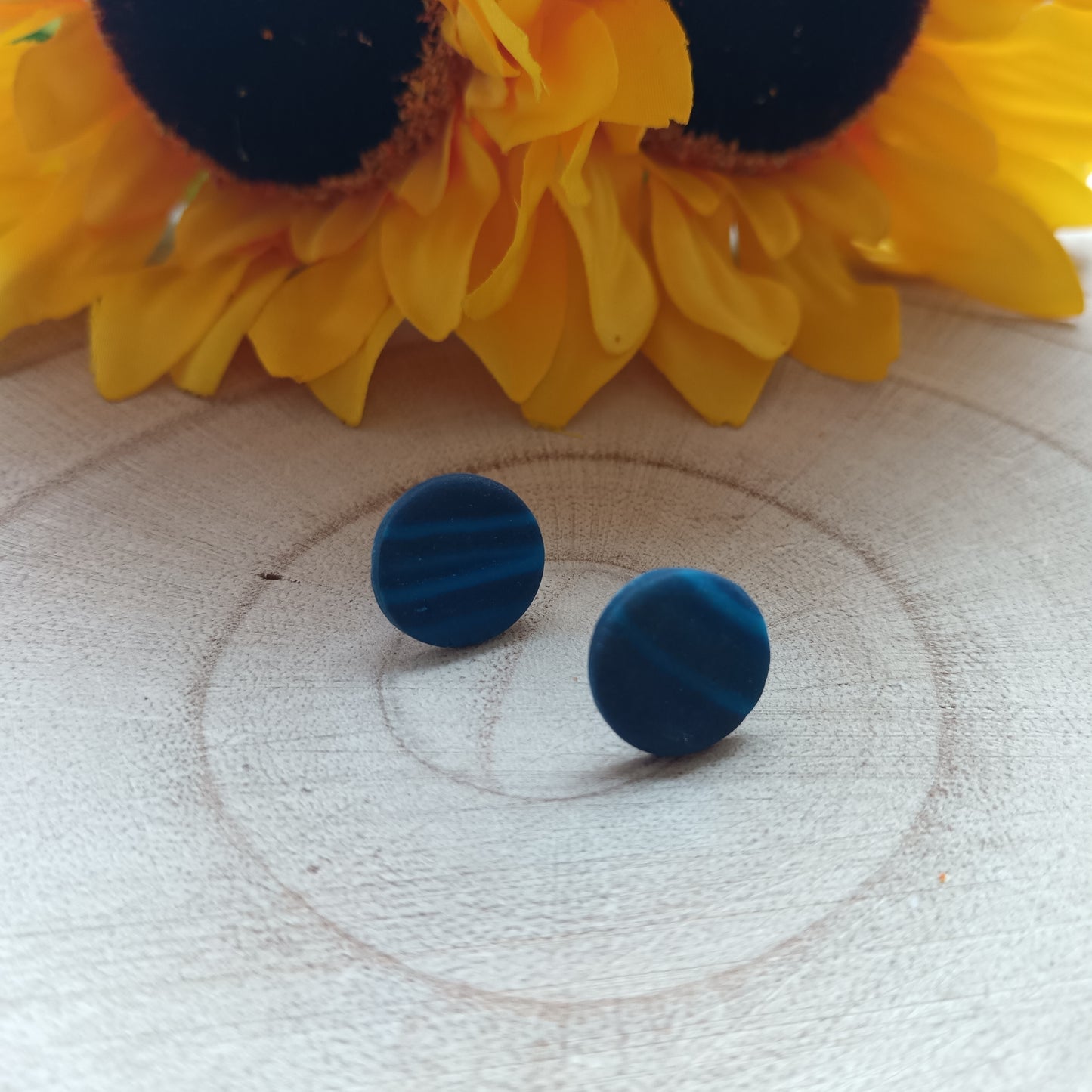 Ombre Blue Circle Stud Earrings